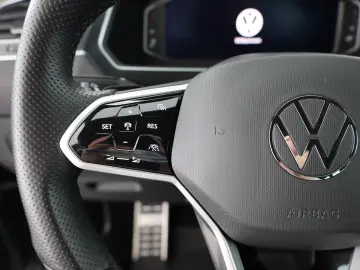 VW Tiguan 2.0 TDI 4Motion R-Line LED Navi ACC AHK