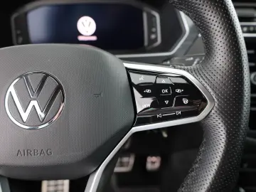 VW Tiguan 2.0 TDI 4Motion R-Line LED Navi ACC AHK