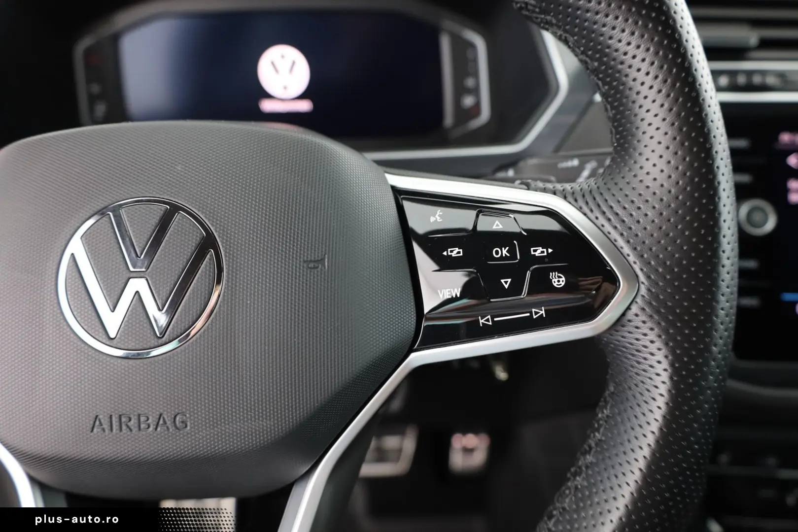 VW Tiguan 2.0 TDI 4Motion R-Line LED Navi ACC AHK