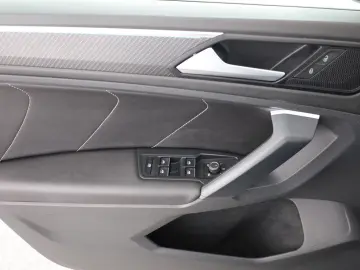 VW Tiguan 2.0 TDI 4Motion R-Line LED Navi ACC AHK