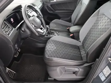 VW Tiguan 2.0 TDI 4Motion R-Line LED Navi ACC AHK