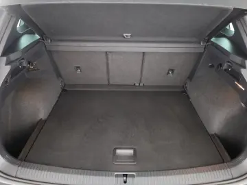 VW Tiguan 2.0 TDI 4Motion R-Line LED Navi ACC AHK