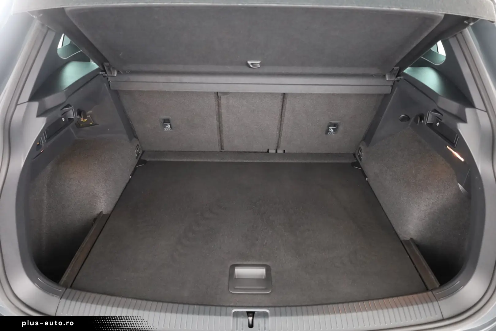 VW Tiguan 2.0 TDI 4Motion R-Line LED Navi ACC AHK