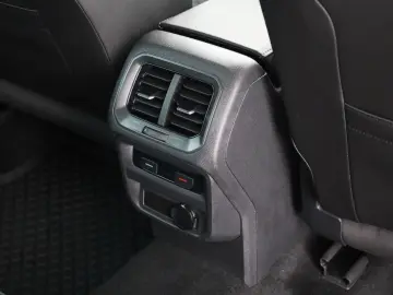 VW Tiguan 2.0 TDI 4Motion R-Line LED Navi ACC AHK