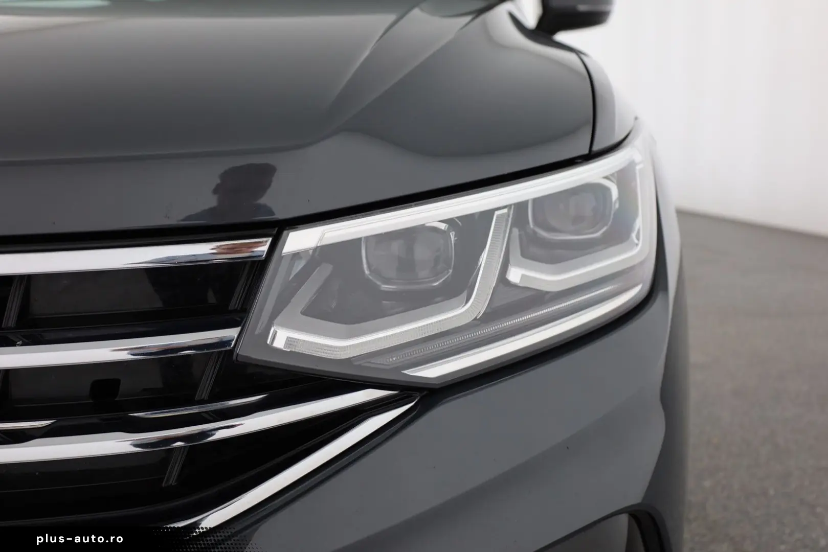 VW Tiguan 2.0 TDI 4Motion R-Line LED Navi ACC AHK