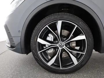 VW Tiguan 2.0 TDI 4Motion R-Line LED Navi ACC AHK