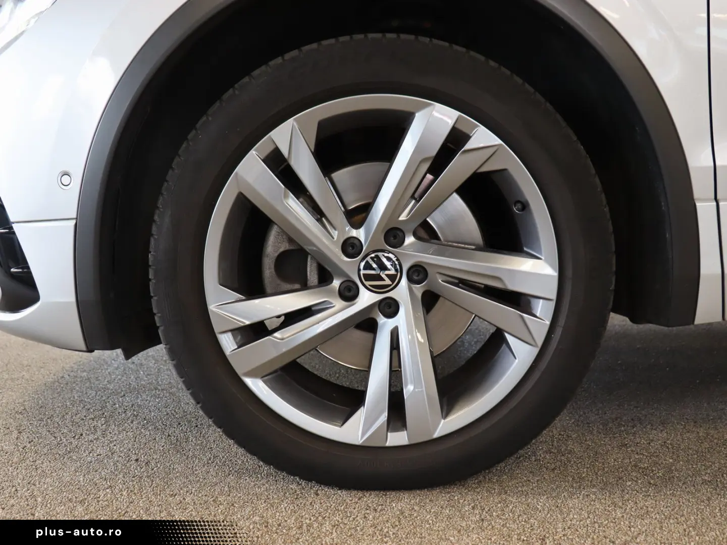 VW Tiguan 2.0 TDI R-Line 4Motion AHK   Standheizung