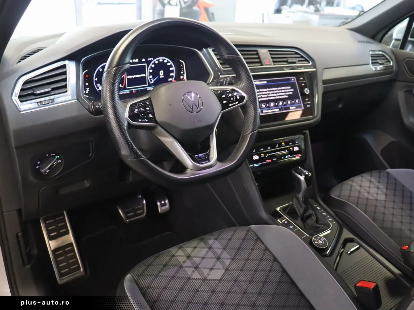 VW Tiguan 2.0 TDI R-Line 4Motion AHK   Standheizung