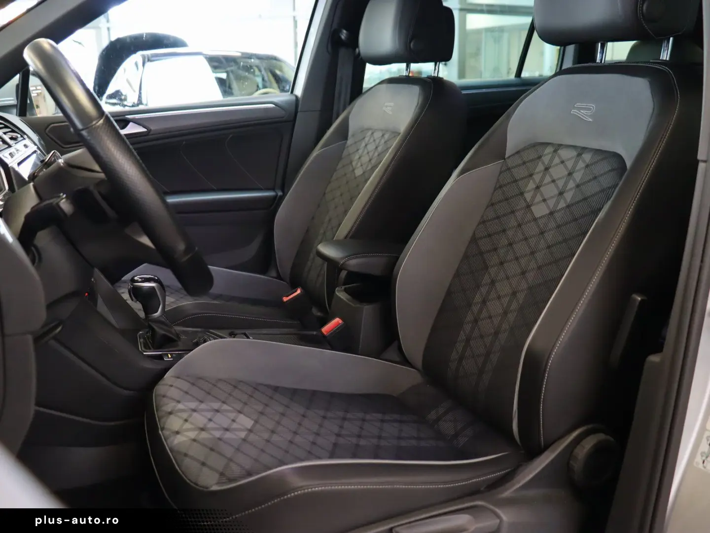 VW Tiguan 2.0 TDI R-Line 4Motion AHK   Standheizung