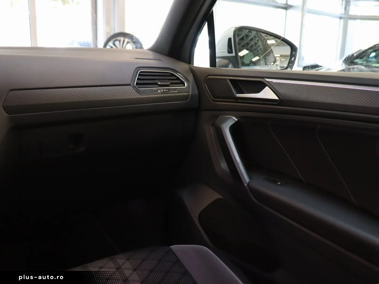 VW Tiguan 2.0 TDI R-Line 4Motion AHK   Standheizung