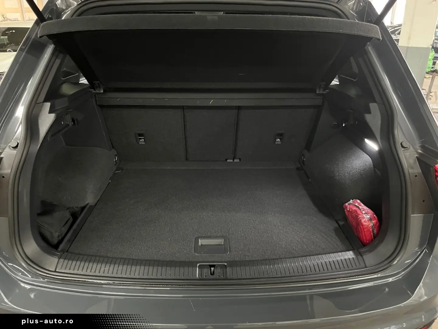 VW Tiguan 2.0 TDI R-Line 4Motion DSG AHK Navi LED