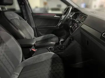 VW Tiguan 2.0 TDI R-Line 4Motion DSG AHK Navi LED