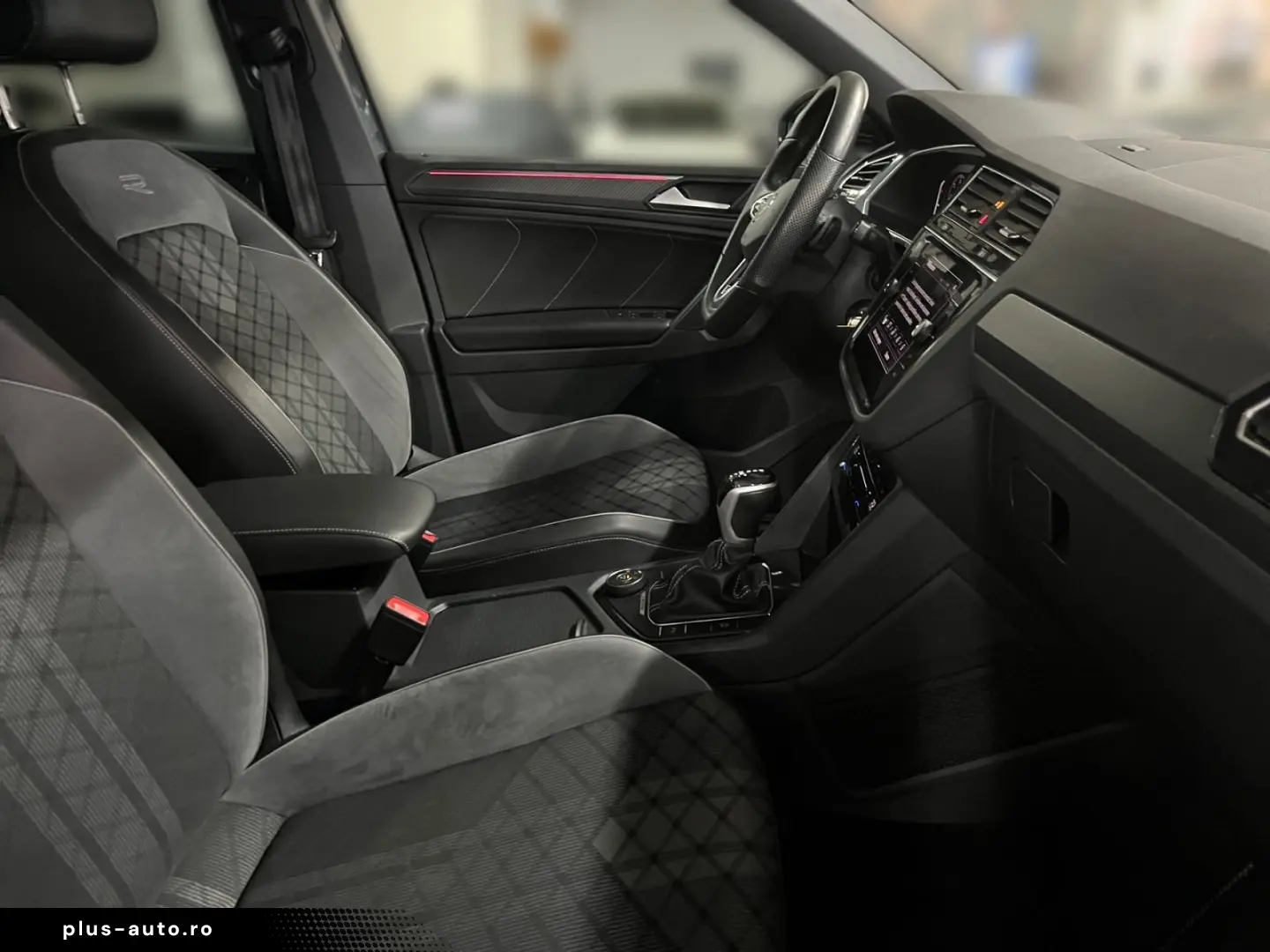 VW Tiguan 2.0 TDI R-Line 4Motion DSG AHK Navi LED