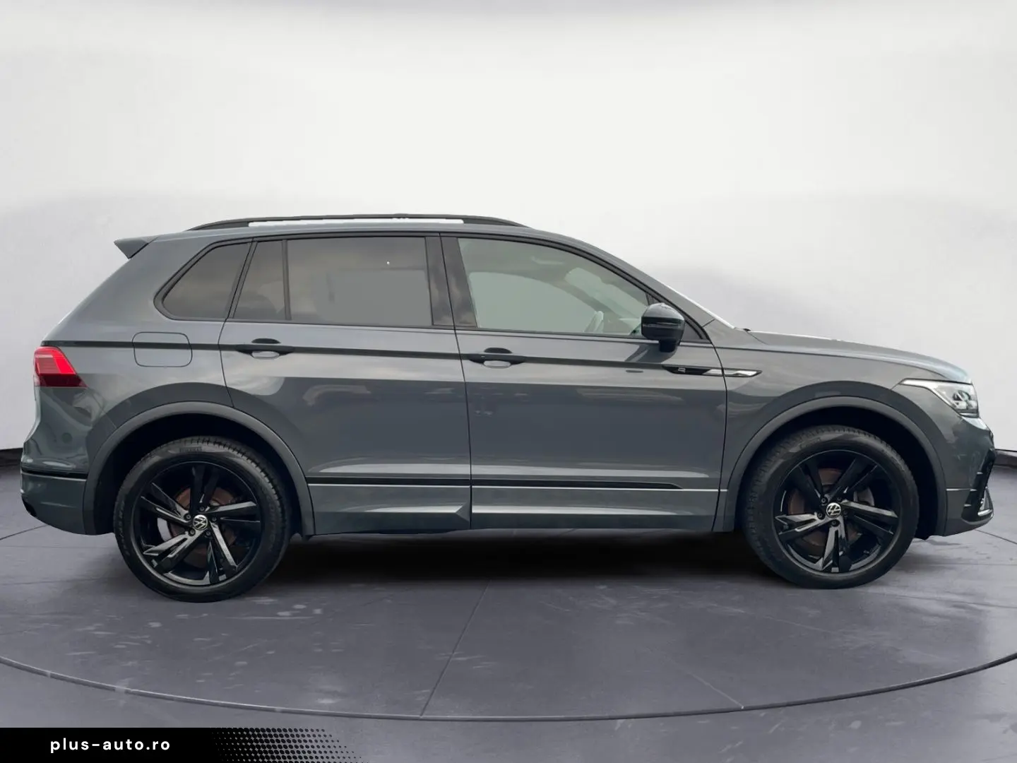 VW Tiguan R-Line 2.0 TDI 4M DSG MATRIX NAVI PDC PAN