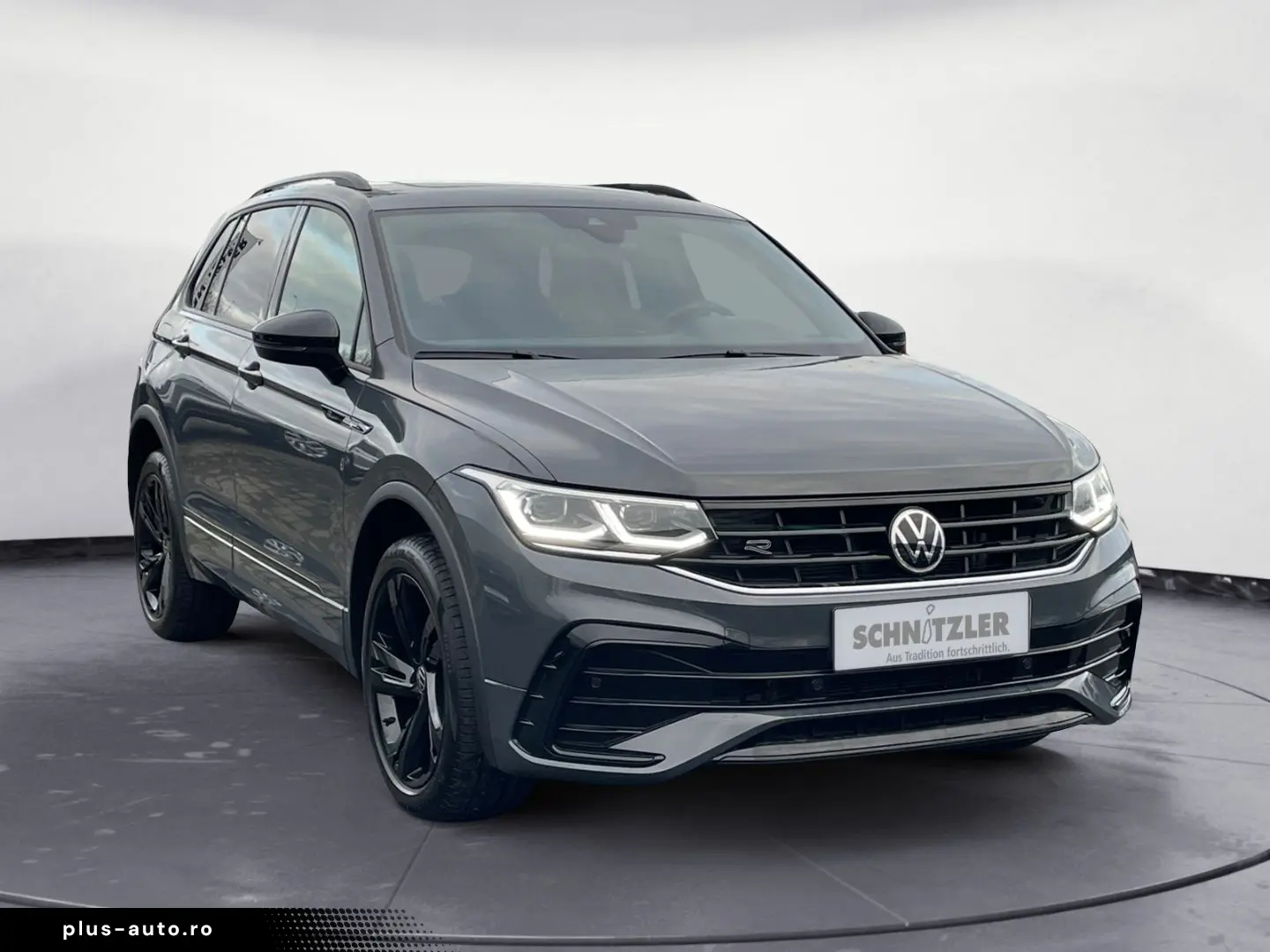 VW Tiguan R-Line 2.0 TDI 4M DSG MATRIX NAVI PDC PAN