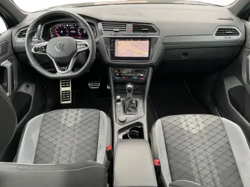 VW Tiguan R-Line 2.0 TDI 4M DSG MATRIX NAVI PDC PAN