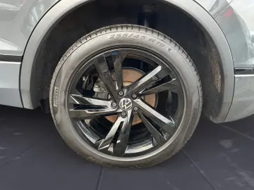 VW Tiguan R-Line 2.0 TDI 4M DSG MATRIX NAVI PDC PAN