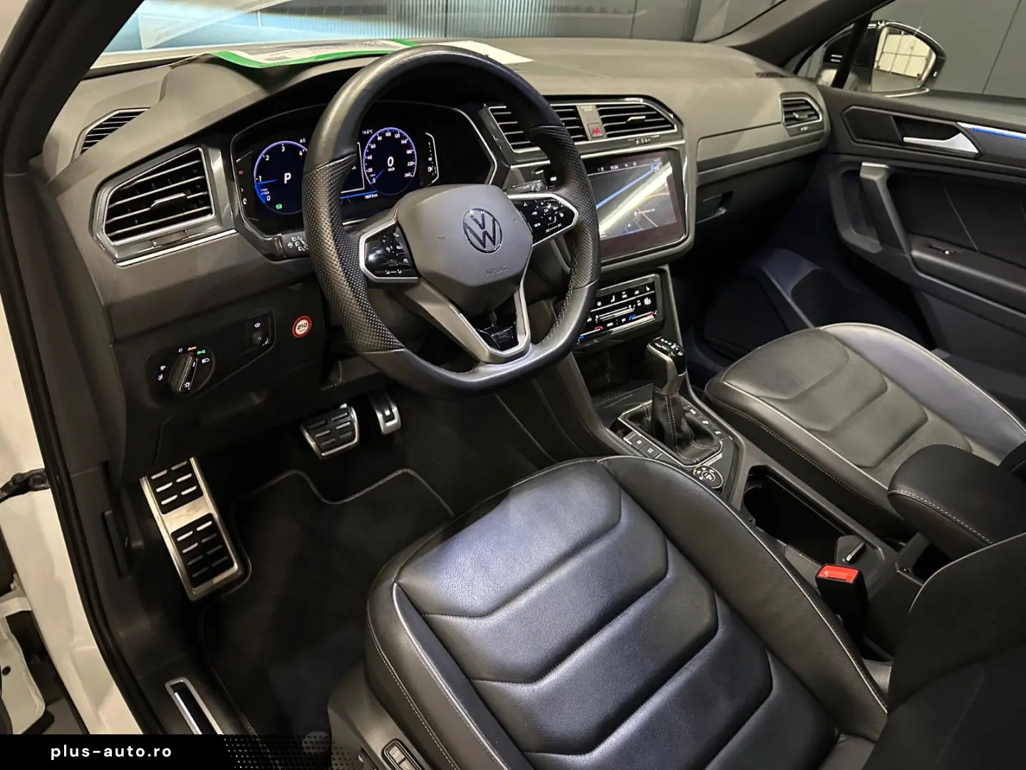 VW Tiguan R-Line 4Motion Black Style 19Zoll  LEDER