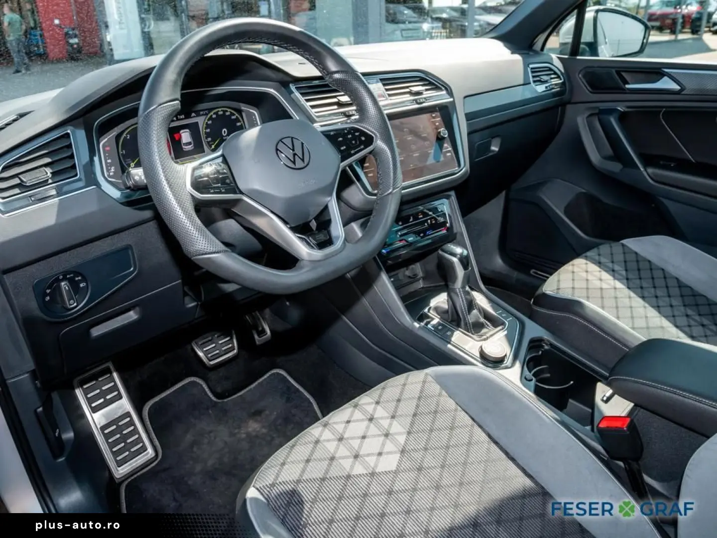 VW Tiguan R-Line 2.0TDI DSG 4M MATRIX ACC NAVI AHK
