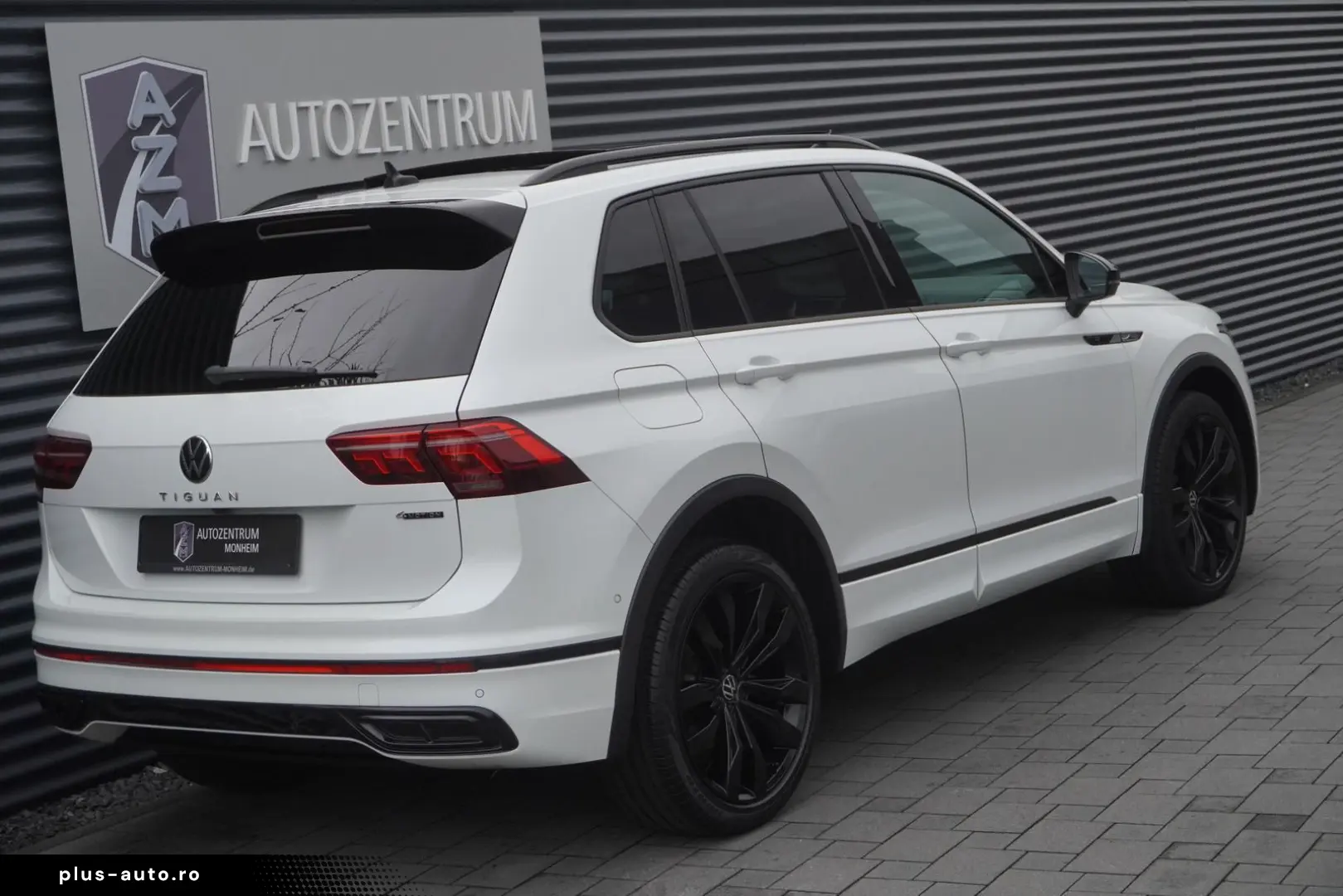 VW TIGUAN 2.0 TDI R-LINE ALLRAD PANORAMA MATRIX AHK