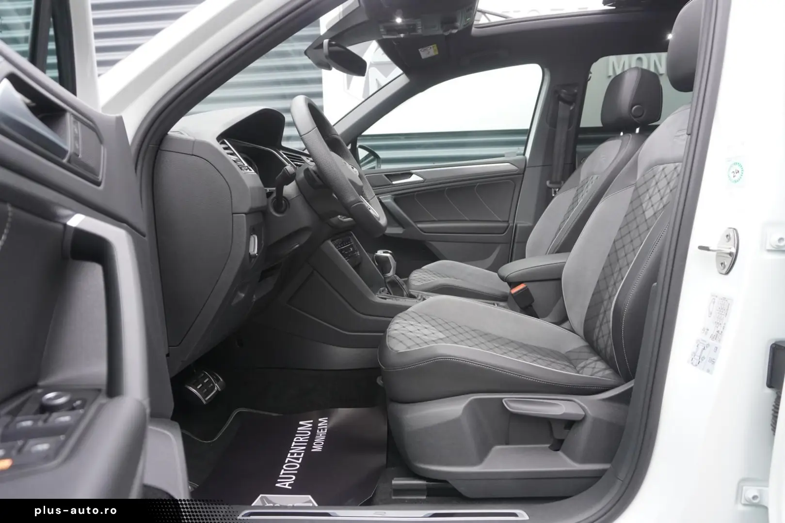 VW TIGUAN 2.0 TDI R-LINE ALLRAD PANORAMA MATRIX AHK