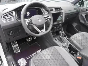 VW TIGUAN 2.0 TDI R-LINE ALLRAD PANORAMA MATRIX AHK