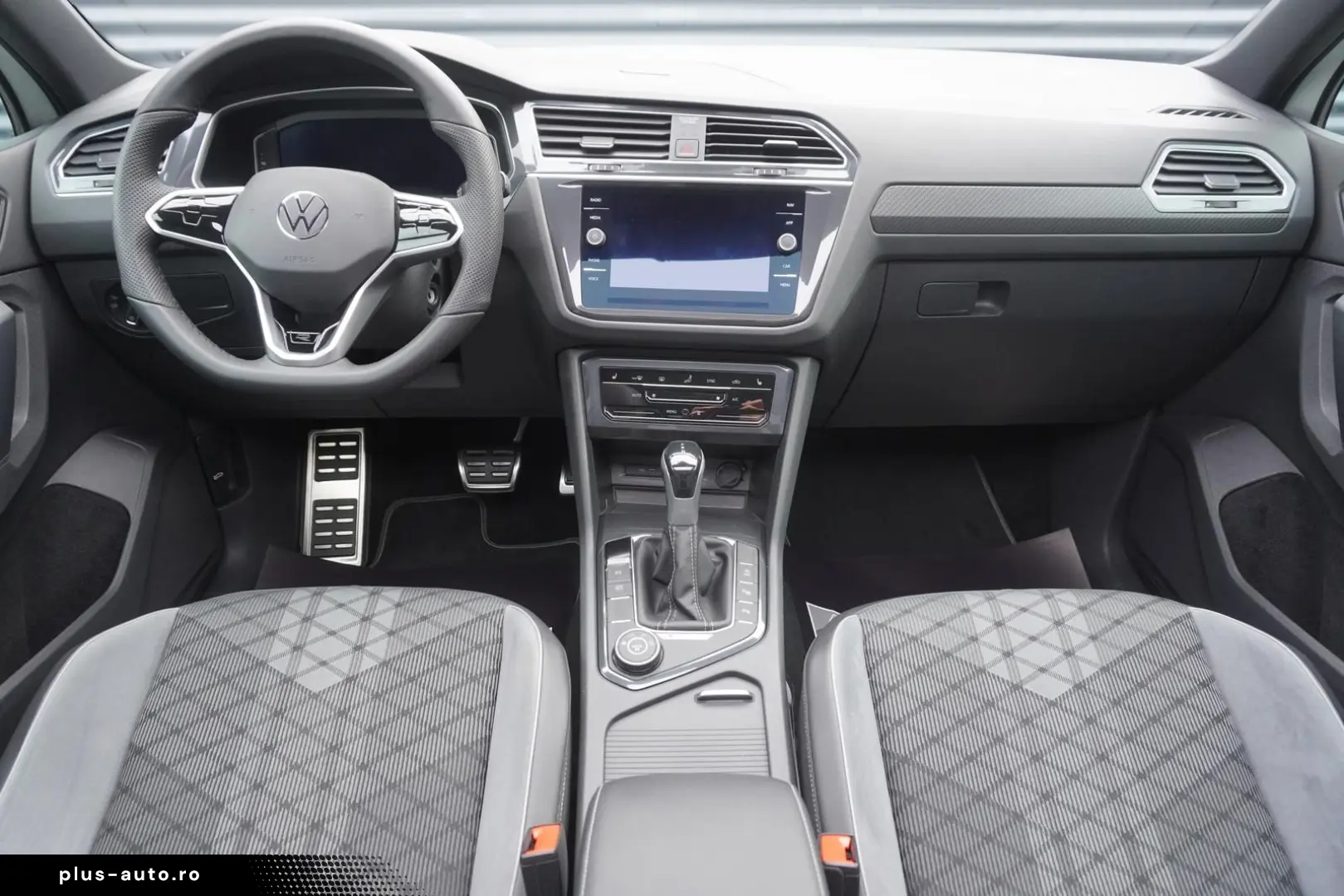 VW TIGUAN 2.0 TDI R-LINE ALLRAD PANORAMA MATRIX AHK