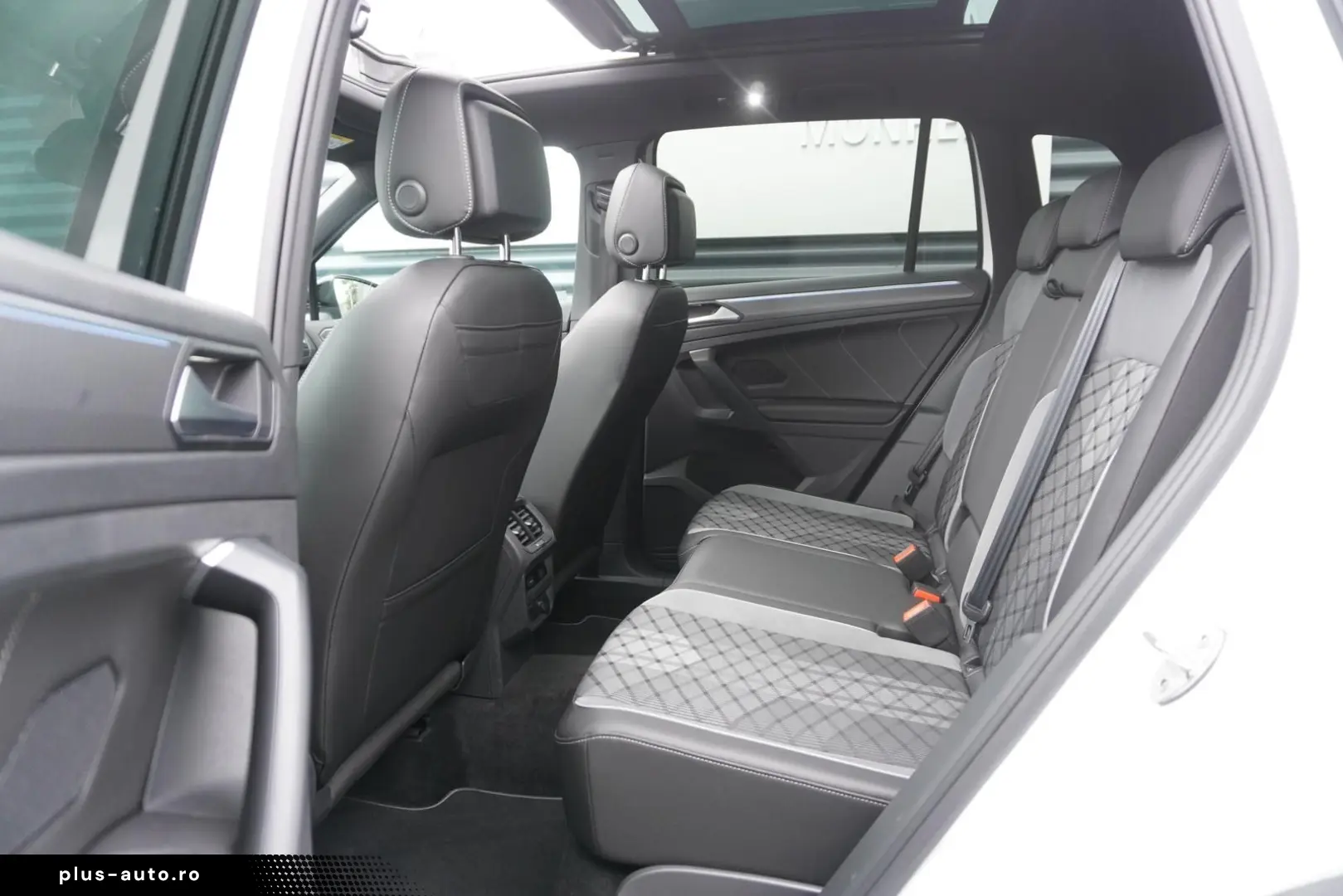 VW TIGUAN 2.0 TDI R-LINE ALLRAD PANORAMA MATRIX AHK