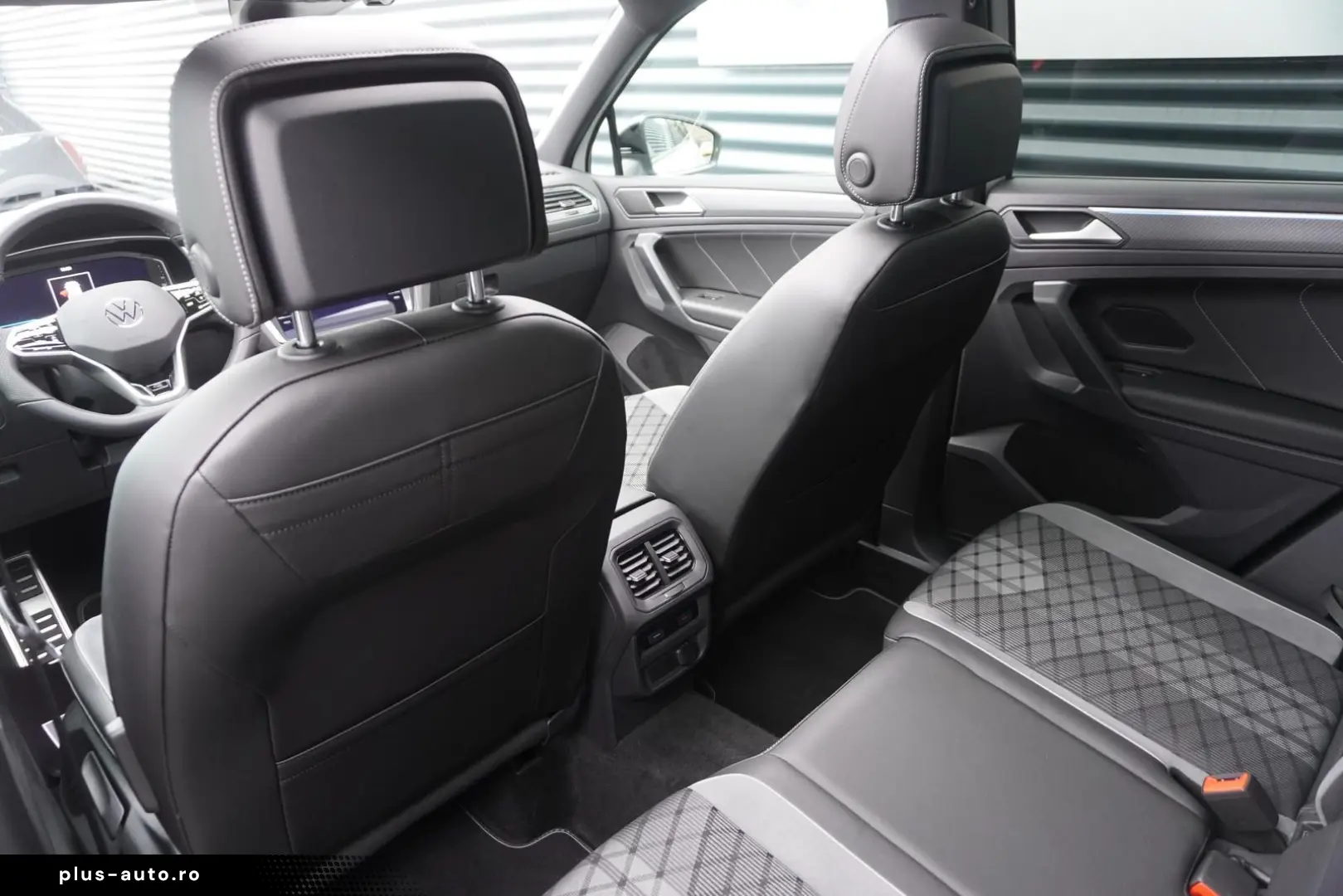 VW TIGUAN 2.0 TDI R-LINE ALLRAD PANORAMA MATRIX AHK