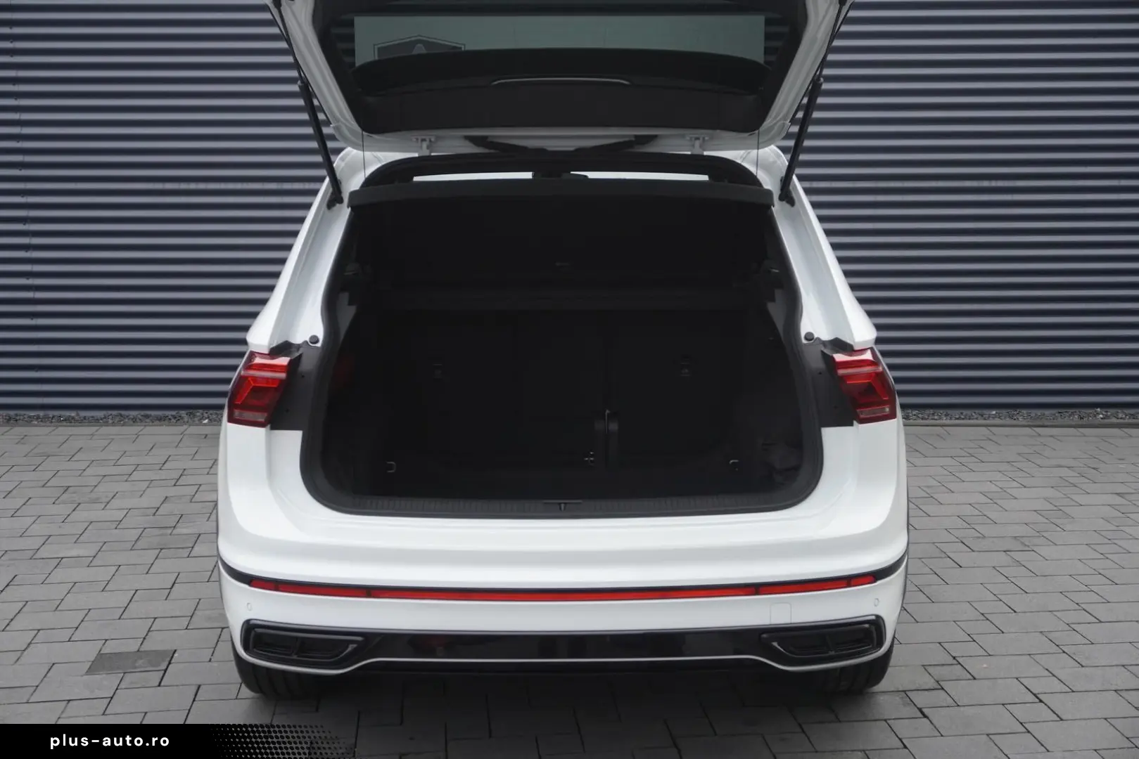 VW TIGUAN 2.0 TDI R-LINE ALLRAD PANORAMA MATRIX AHK