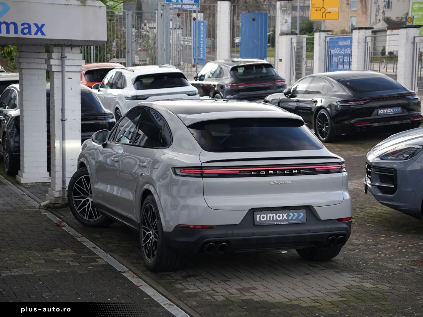 PORSCHE E-Hybrid Coupé INNODRIV-PANO-SPORTABGAS-21SYPDER