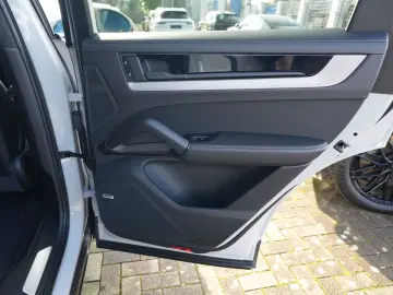 PORSCHE E-Hybrid Coupé INNODRIV-PANO-SPORTABGAS-21SYPDER