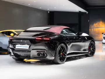 FERRARI Roma Spider CARBON JBL MATRIX PASS.DISPLAY 1HAND