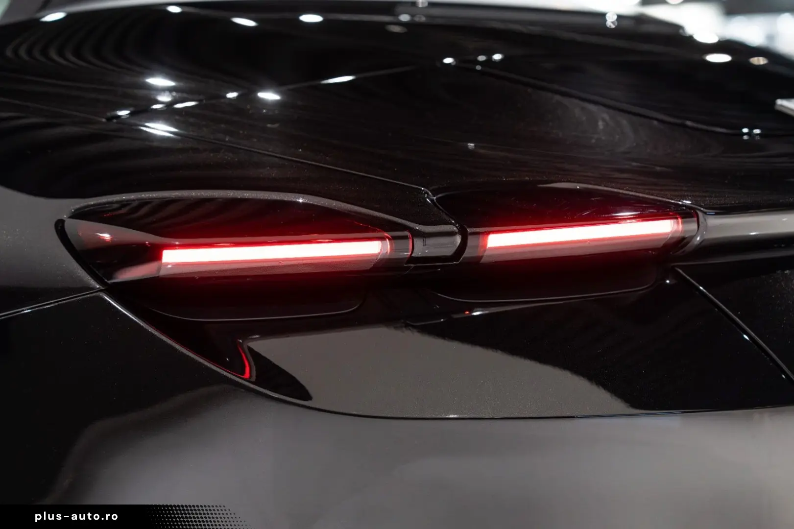 FERRARI Roma Spider CARBON JBL MATRIX PASS.DISPLAY 1HAND