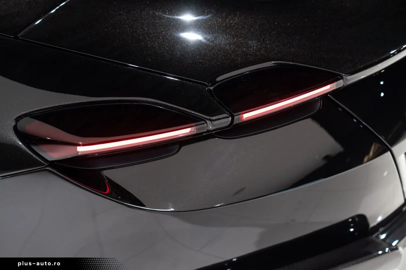 FERRARI Roma Spider CARBON JBL MATRIX PASS.DISPLAY 1HAND