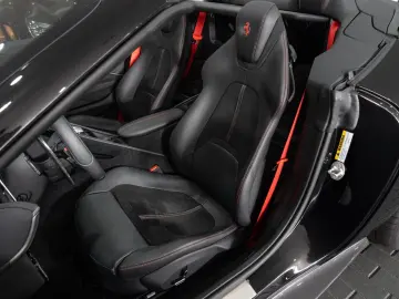 FERRARI Roma Spider CARBON JBL MATRIX PASS.DISPLAY 1HAND