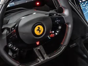 FERRARI Roma Spider CARBON JBL MATRIX PASS.DISPLAY 1HAND