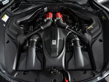 FERRARI Roma Spider CARBON JBL MATRIX PASS.DISPLAY 1HAND