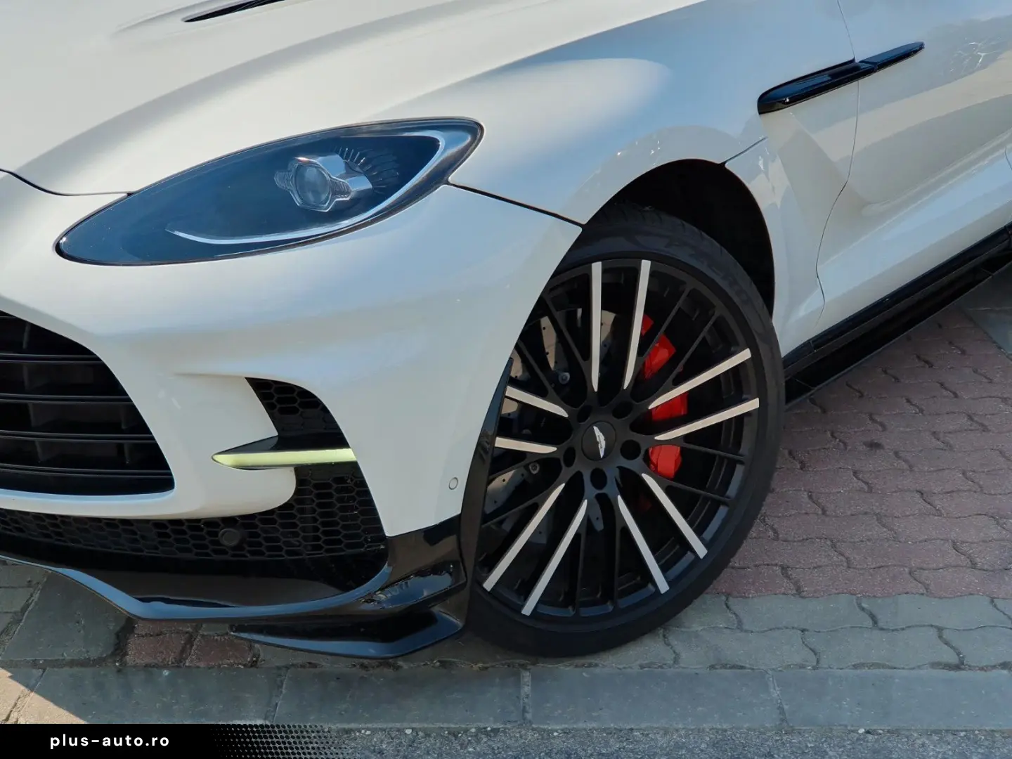 ASTON MARTIN DBX 4.0 V8 DBX707