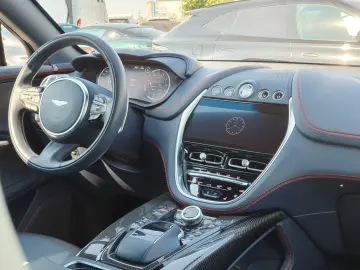 ASTON MARTIN DBX 4.0 V8 DBX707