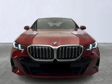 BMW 550 e xDrive M-Sport B&W Head-Up