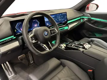 BMW 550 e xDrive M-Sport B&W Head-Up