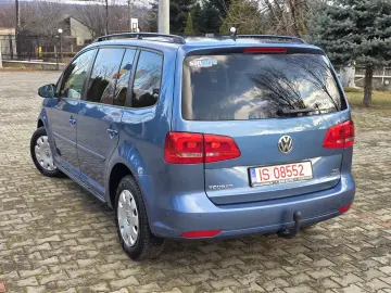 VW Touran 7 locuri 2011 1.6 TDI 105 CP euro 5