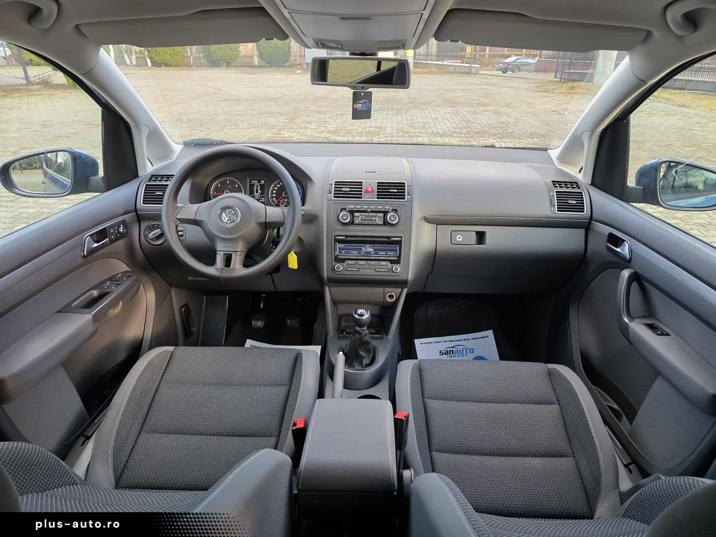 VW Touran 7 locuri 2011 1.6 TDI 105 CP euro 5