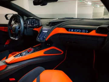 LAMBORGHINI Revuelto - Verde Turbine