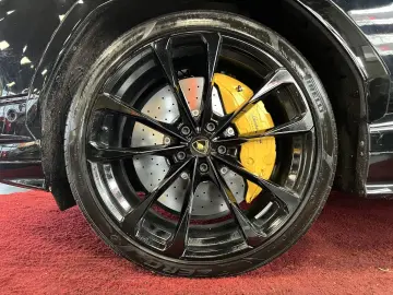 LAMBORGHINI Urus S B&O PANO SOFT HUD