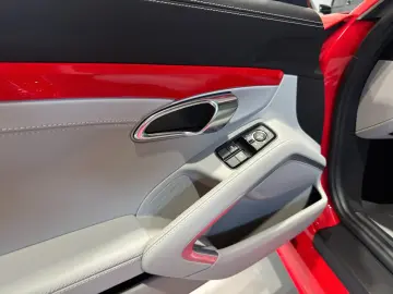 PORSCHE Cayman 718 NAVI BI-XENON LED LEDER RÜCKFAHRKAM