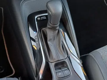 TOYOTA Corolla TS 1.8 Hybrid Dynamic 140 CP