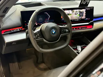 BMW 550 e xDrive Pano H&K