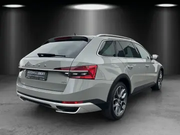 SKODA Superb Combi 2.0 TDI Scout 4x4 AHK KAMERA ACC